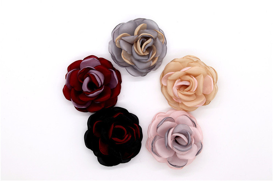 Handgesinterte Kantenblume/Mädchenblume aus Satinbändern/Handsimulierte Blume Verschiedene Farben Stoff, Wolle
