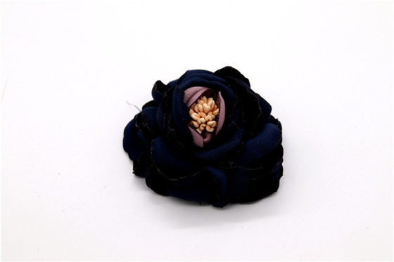 Handgesinterte Kantenblume/Mädchenblume aus Satinbändern/Handsimulierte Blume Verschiedene Farben Stoff, Wolle