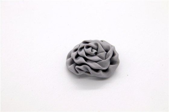 Handgesinterte Kantenblume/Mädchenblume aus Satinbändern/Handsimulierte Blume Verschiedene Farben Stoff, Wolle