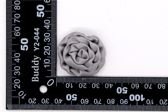 Handgesinterte Kantenblume/Mädchenblume aus Satinbändern/Handsimulierte Blume Verschiedene Farben Stoff, Wolle