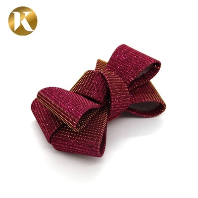 Schuhen für Frauen mit roter Farbe